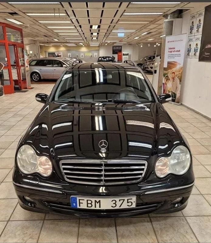 Svart Begagnad 2007 Mercedes C180 Avantgarde Kombi | 50 000 kr (Bra pris) - Bild 1/4
