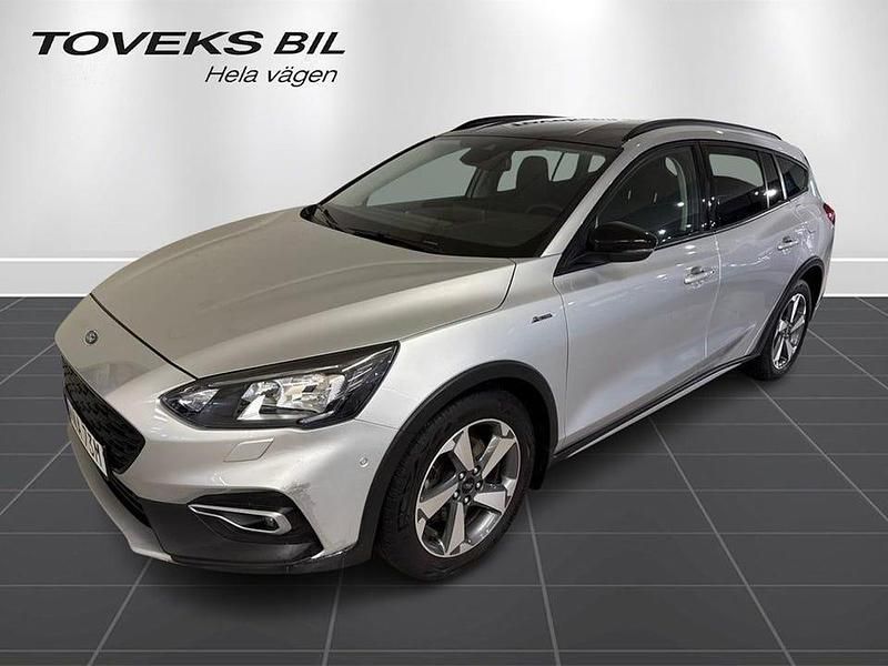 Grå Begagnad 2020 Ford Focus Kombi | 189 900 kr (Marknadspris) - Bild 1/4