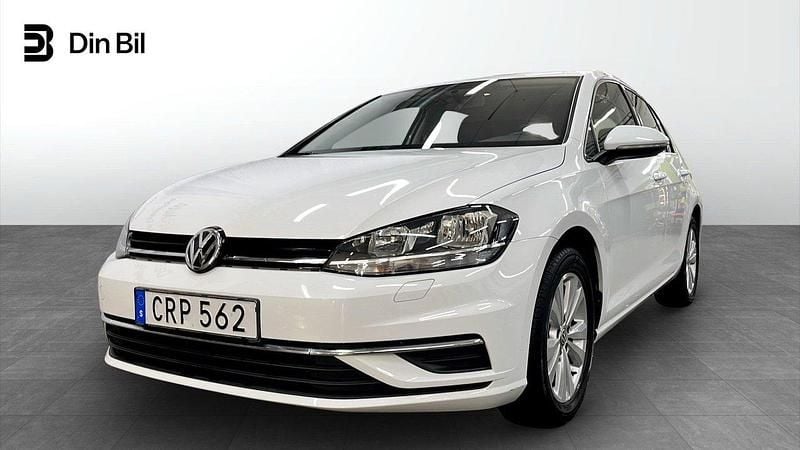 Vit (pure white) Begagnad 2018 VW Golf VII Sedan | 108 188 kr (Superpris) - Bild 1/4