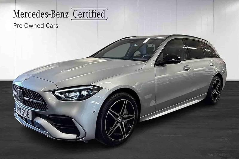 Silver Ny 2024 Mercedes C300e Kombi | 498 900 kr (Bra pris) - Bild 1/1