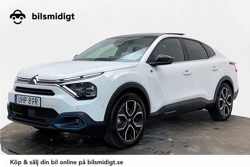 Vit Begagnad 2023 Citroën e-C4 Exclusive Sedan | 212 900 kr (Bra pris) - Bild 1/3