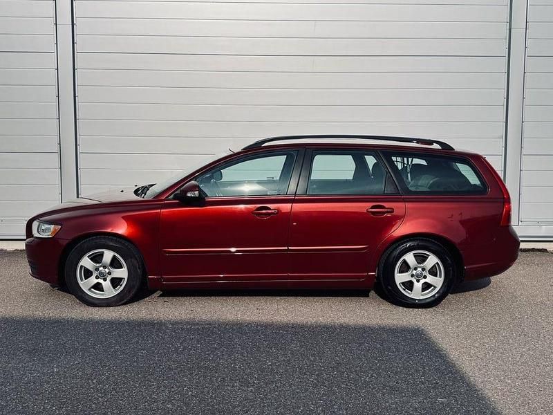 Begagnad Volvo V50 Kinetic 116 HK (85 kW) 2010 Röd Kombi