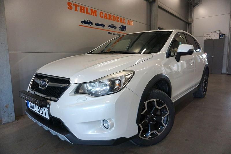 Vit Begagnad 2012 Subaru XV SUV | 69 900 kr (Marknadspris) - Bild 1/4