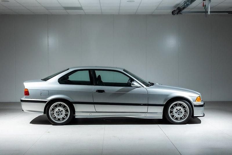 Silver Begagnad 1993 BMW M3 | 550 001 kr - Bild 1/4