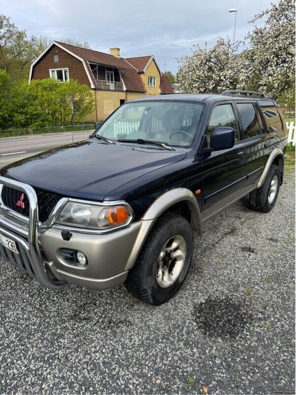 Begagnad 2003 Mitsubishi Pajero SUV | 20 000 kr (Marknadspris) - Bild 1/4