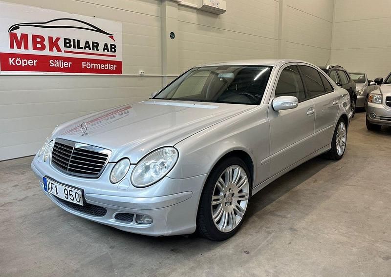Silver Begagnad 2006 Mercedes E200 Classic Sedan | 29 900 kr (Marknadspris) - Bild 1/4