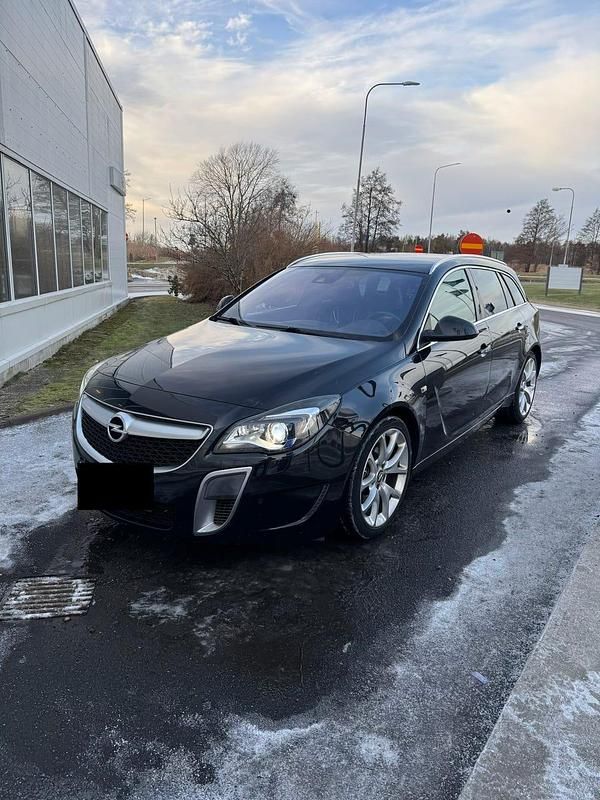 Begagnad Opel Insignia OPC 325 HK (239 kW) 2016 Svart metallic Kombi