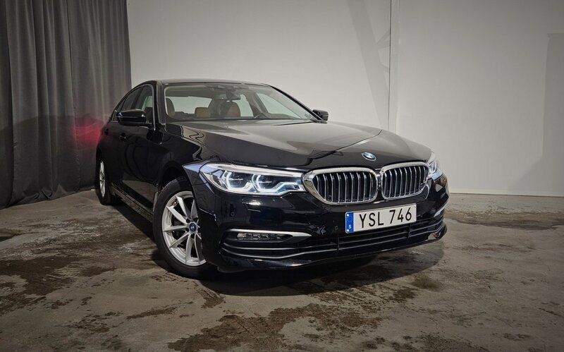 Begagnad 2018 BMW 530e iPerformance Sedan | 284 900 kr (Marknadspris) - Bild 1/4
