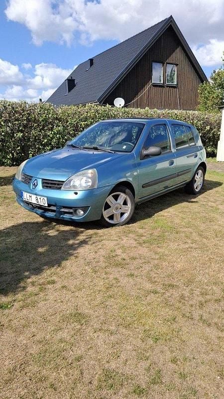 Blå Begagnad 2008 Renault Clio R.S. Halvkombi | 28 500 kr (Marknadspris) - Bild 1/4