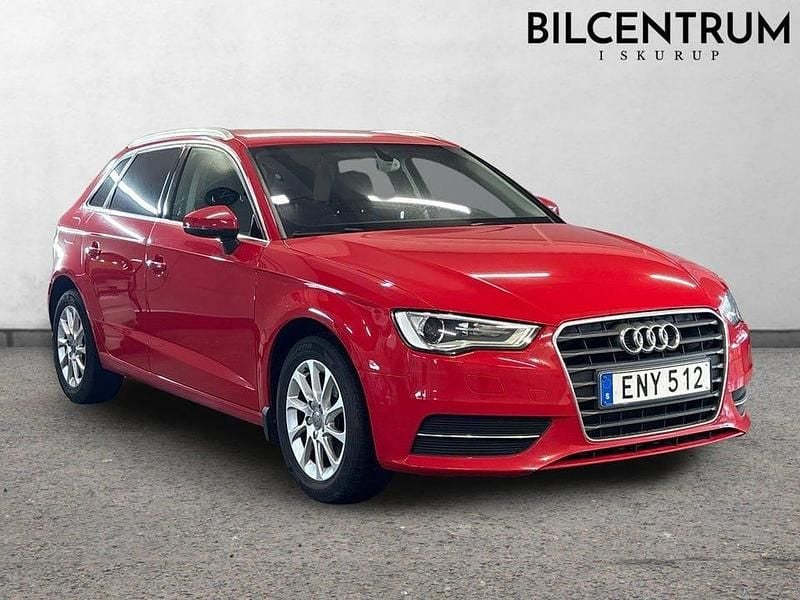 Begagnad Audi A3 Attraction 110 HK (80 kW) 2015 Röd