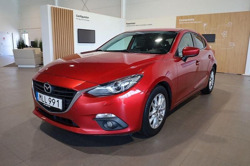 Röd Begagnad 2016 Mazda 3 Inclusive Halvkombi | 124 900 kr (Bra pris) - Bild 1/4