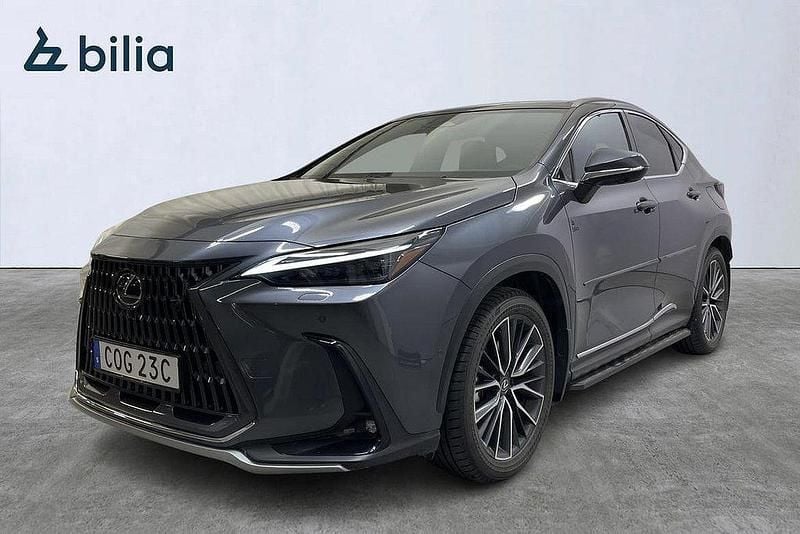 Grå Begagnad 2023 Lexus NX350h Luxury Line SUV | 559 900 kr (Lite dyr) - Bild 1/4