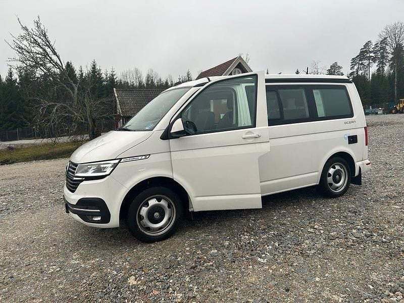 Vit Begagnad 2022 VW California California Van | 420 000 kr - Bild 1/4