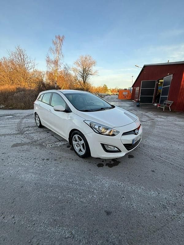 Begagnad 2013 Hyundai i30 Kombi | 37 500 kr (Marknadspris) - Bild 1/4