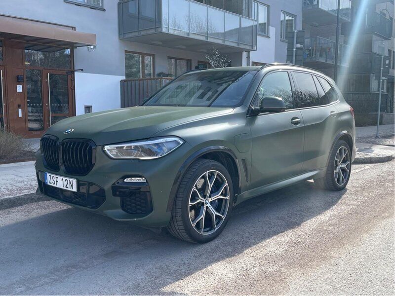 Vit Begagnad 2020 BMW X5 iPerformance SUV | 529 900 kr (Superpris) - Bild 1/4