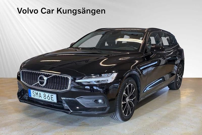 Svart Begagnad 2019 Volvo V60 Momentum Kombi | 259 900 kr (Marknadspris) - Bild 1/4