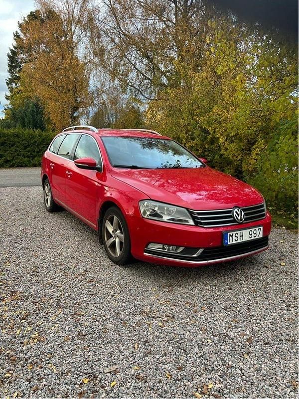 Röd Begagnad 2012 VW Passat Kombi | 27 000 kr (Superpris) - Bild 1/1