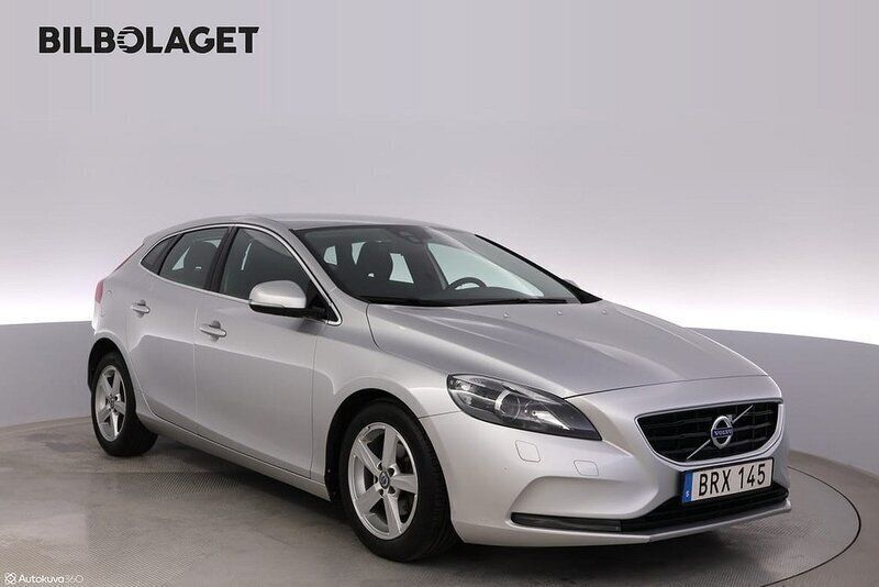 Silver Begagnad 2014 Volvo V40 Momentum Kombi | 89 800 kr (Marknadspris) - Bild 1/4