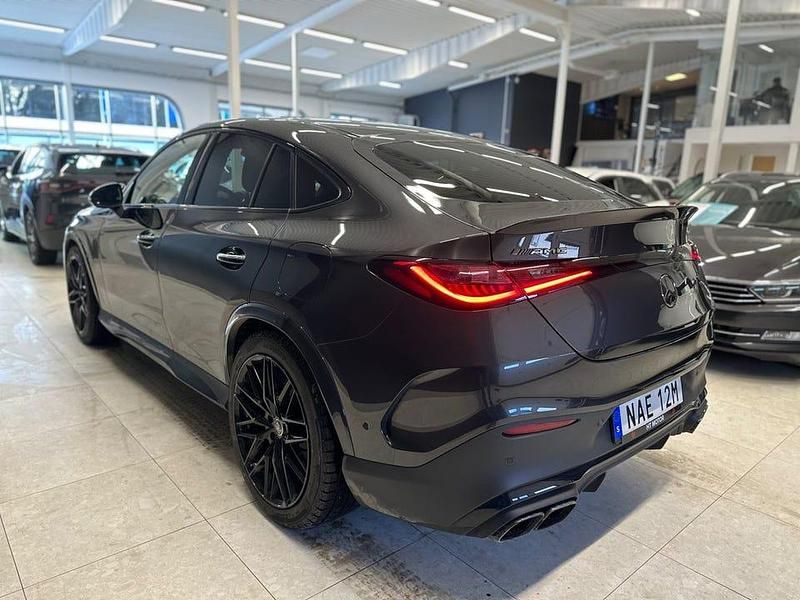 Begagnad Mercedes GLC63 AMG Premium Plus 680 HK (500 kW) 2024 Grå Sportkupé