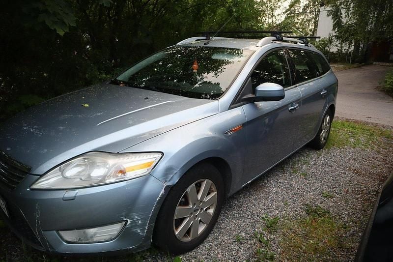 Blå Begagnad 2007 Ford Mondeo Ghia Kombi | 12 000 kr (Marknadspris) - Bild 1/4