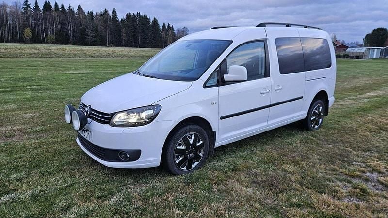 Vit Begagnad 2015 VW Caddy Maxi Minibuss | 178 000 kr - Bild 1/4