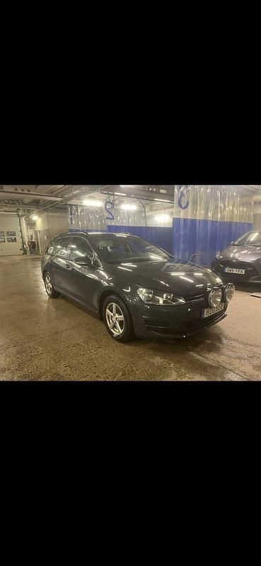 Begagnad 2016 VW Golf VII Kombi | 49 900 kr (Superpris) - Bild 1/3