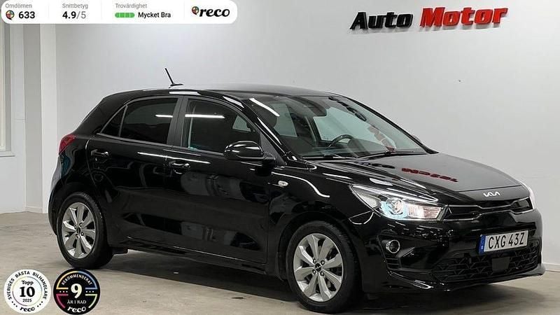 Svart Begagnad 2021 Kia Rio Halvkombi | 139 900 kr (Marknadspris) - Bild 1/3