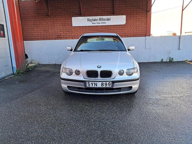 Begagnad BMW 316 116 HK (85 kW) 2001 Grå Halvkombi