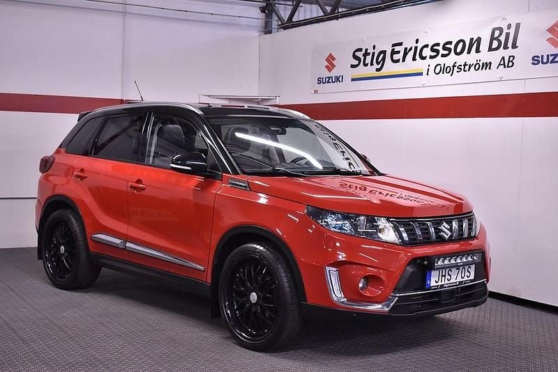 Röd Begagnad 2019 Suzuki Vitara SUV | 198 500 kr (Lite dyr) - Bild 1/4