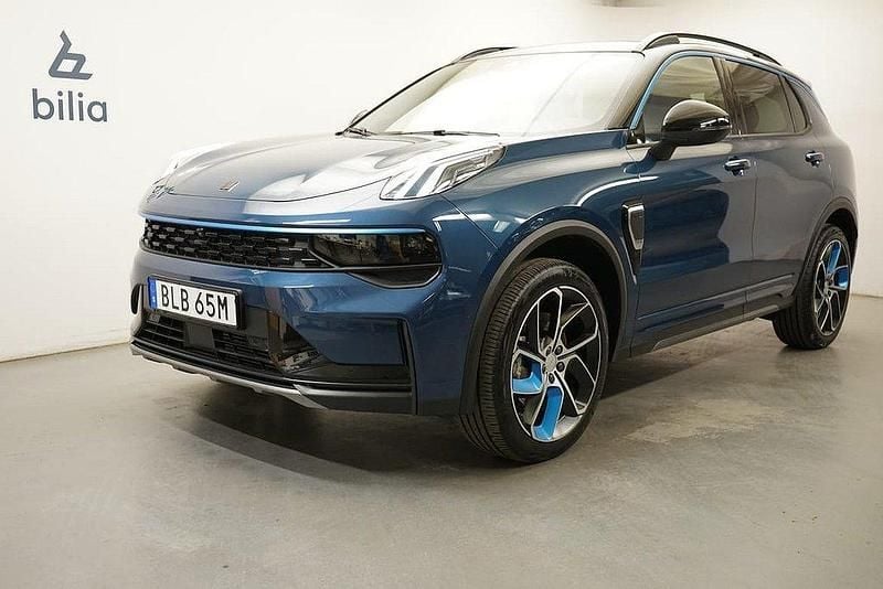 Blå Begagnad 2023 Lynk & Co 01 SUV | 309 900 kr (Marknadspris) - Bild 1/4