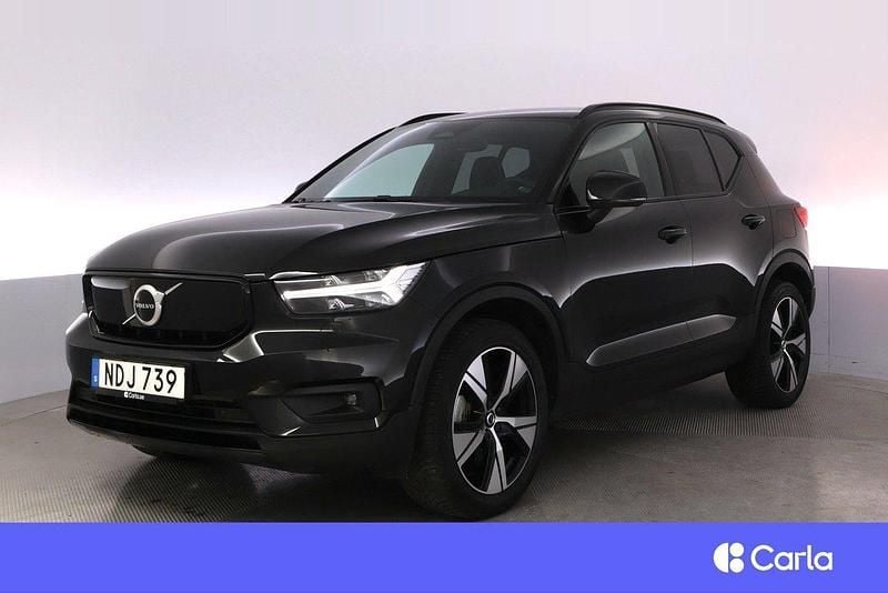 Svart Begagnad 2022 Volvo XC40 Plus SUV | 327 900 kr - Bild 1/4