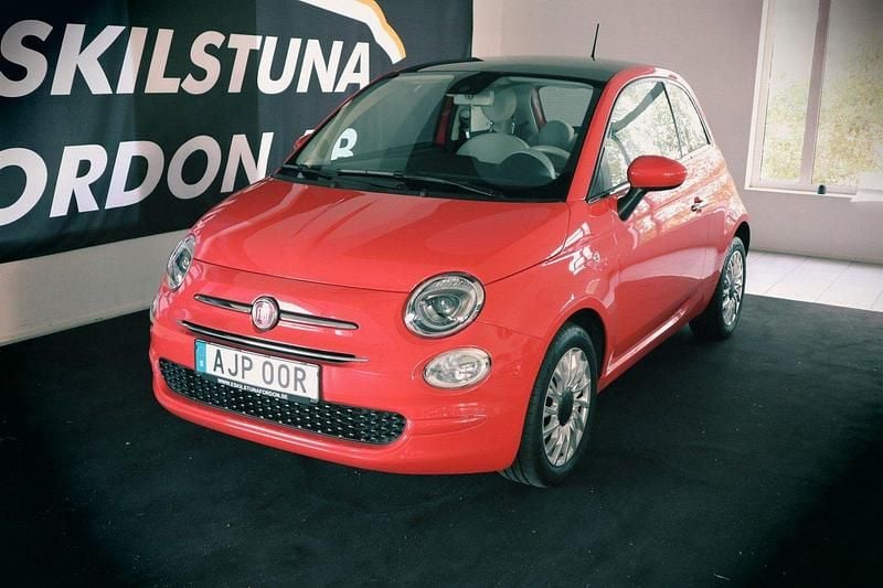 Röd Begagnad 2019 Fiat 500 Lounge Halvkombi | 129 900 kr (Marknadspris) - Bild 1/4