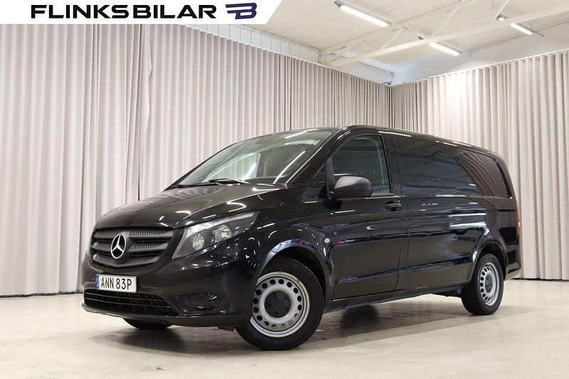 Svart Begagnad 2019 Mercedes Vito Minibuss | 179 900 kr - Bild 1/4