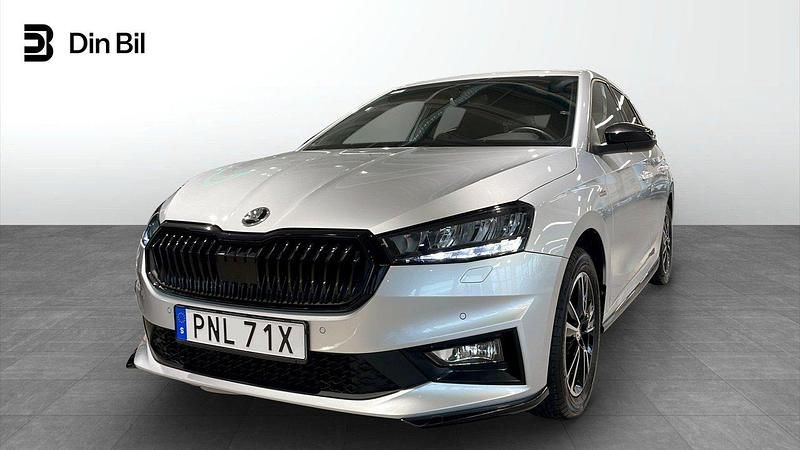 Silver Begagnad 2024 Skoda Fabia Monte Carlo Halvkombi | 229 900 kr (Marknadspris) - Bild 1/4