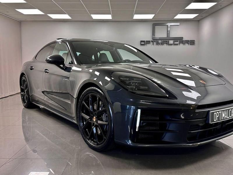 Begagnad Porsche Panamera 4 471 HK (346 kW) 2024 Agate grey met. Sedan