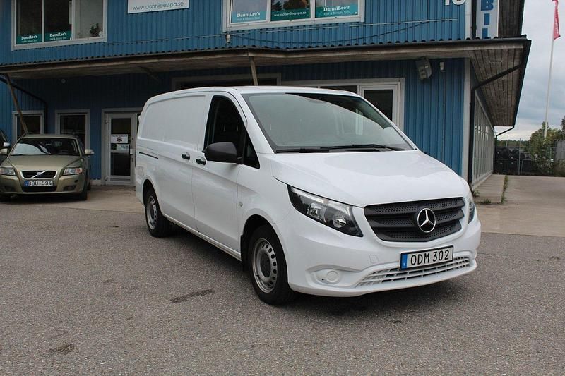 Vit Begagnad 2016 Mercedes Vito Minibuss | 135 000 kr (Marknadspris) - Bild 1/4
