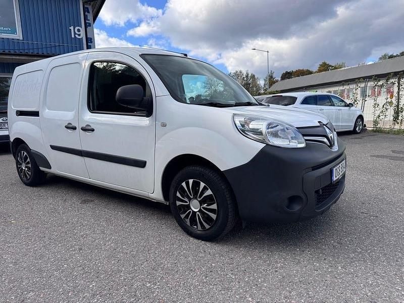 Vit Begagnad 2017 Renault Kangoo Minibuss | 109 900 kr (Lite dyr) - Bild 1/4