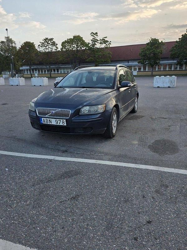Blå Begagnad 2007 Volvo V50 Kinetic Kombi | 22 000 kr (Bra pris) - Bild 1/1