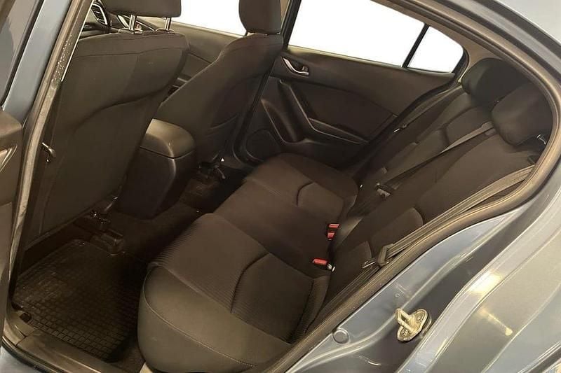 Begagnad Mazda 3 Inclusive 121 HK (88 kW) 2016 Blå Halvkombi