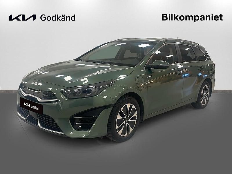 Grön Begagnad 2023 Kia Ceed Sportswagon Kombi | 289 800 kr (Dyr) - Bild 1/4