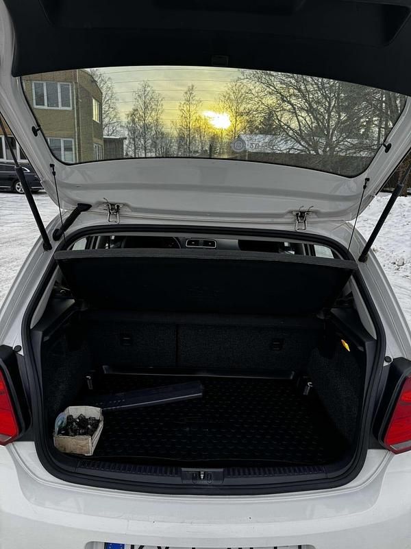 Begagnad VW Polo 90 HK (66 kW) 2011 Halvkombi