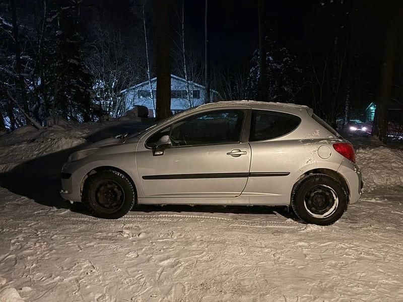 Begagnad 2006 Peugeot 207 Halvkombi | 20 000 kr (Marknadspris) - Bild 1/4