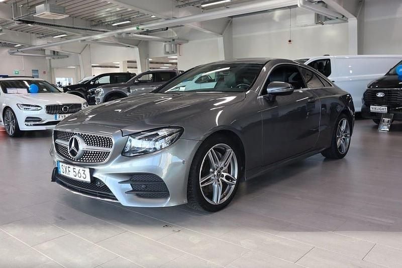 Grå Begagnad 2017 Mercedes E200 AMG Sportkupé | 329 900 kr (Marknadspris) - Bild 1/4