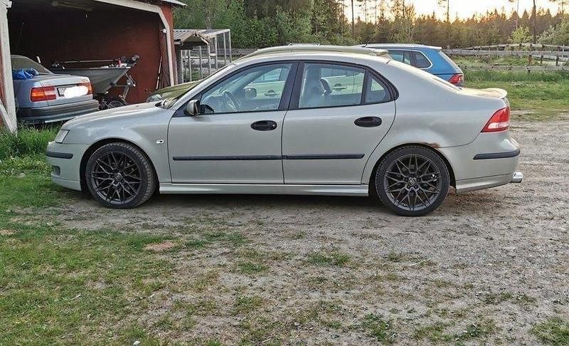 Gul Begagnad 2005 Saab 9-3 Aero Sedan | 12 900 kr - Bild 1/4