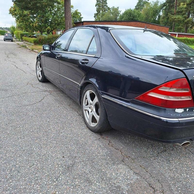 Blå Begagnad 2003 Mercedes S600L Sedan | 50 000 kr - Bild 1/4