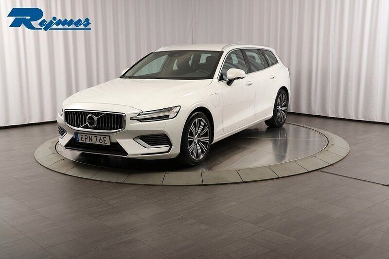 Vit Begagnad 2021 Volvo V60 Inscription Kombi | 279 800 kr (Superpris) - Bild 1/4