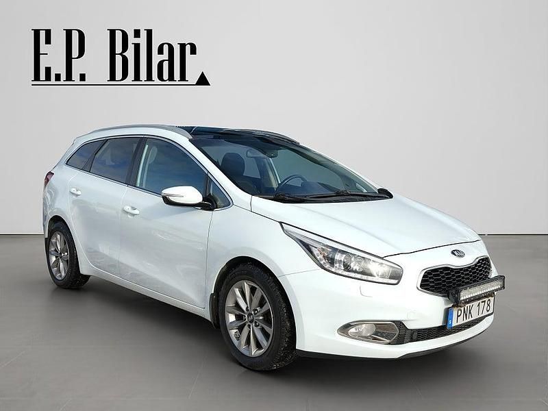 Begagnad Kia Ceed 135 HK (99 kW) 2014 Vit Halvkombi