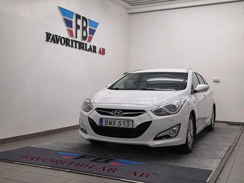 Vit Begagnad 2014 Hyundai i40 Kombi | 77 000 kr (Marknadspris) - Bild 1/4