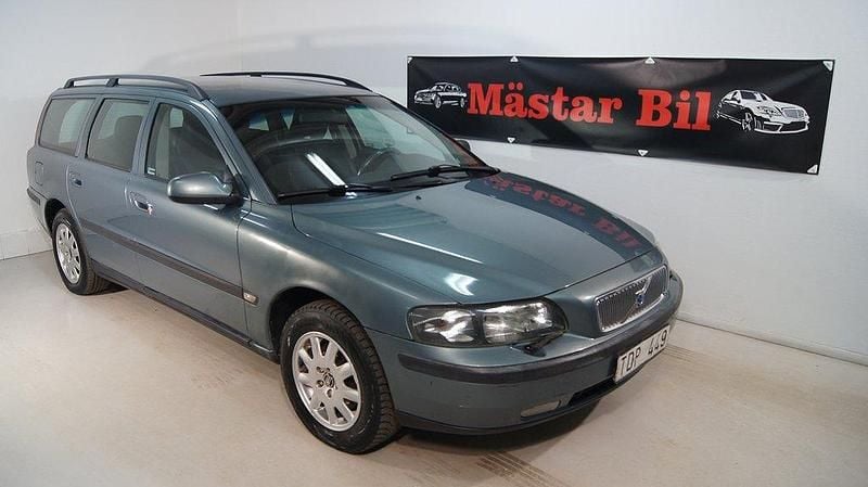 Grön Begagnad 2002 Volvo V70 Business Edition Kombi | 19 900 kr (Marknadspris) - Bild 1/4