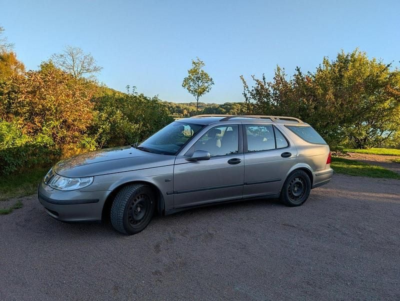 Grå Begagnad 2003 Saab 9-5 Linear Kombi | 18 500 kr (Bra pris) - Bild 1/4